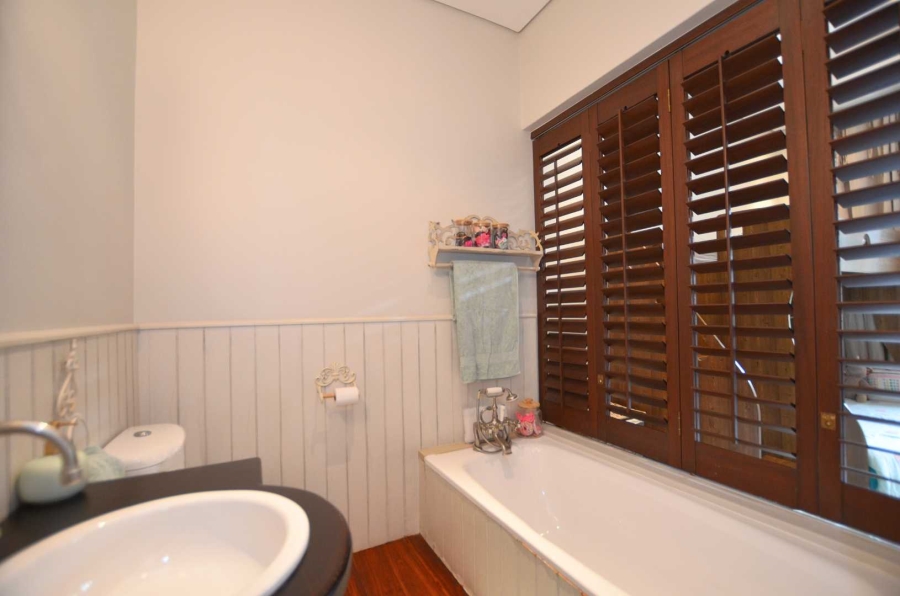 5 Bedroom Property for Sale in Kanonberg Western Cape